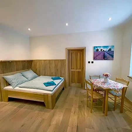 V Soukromi S Bazenem Tri Splavy Hotel *